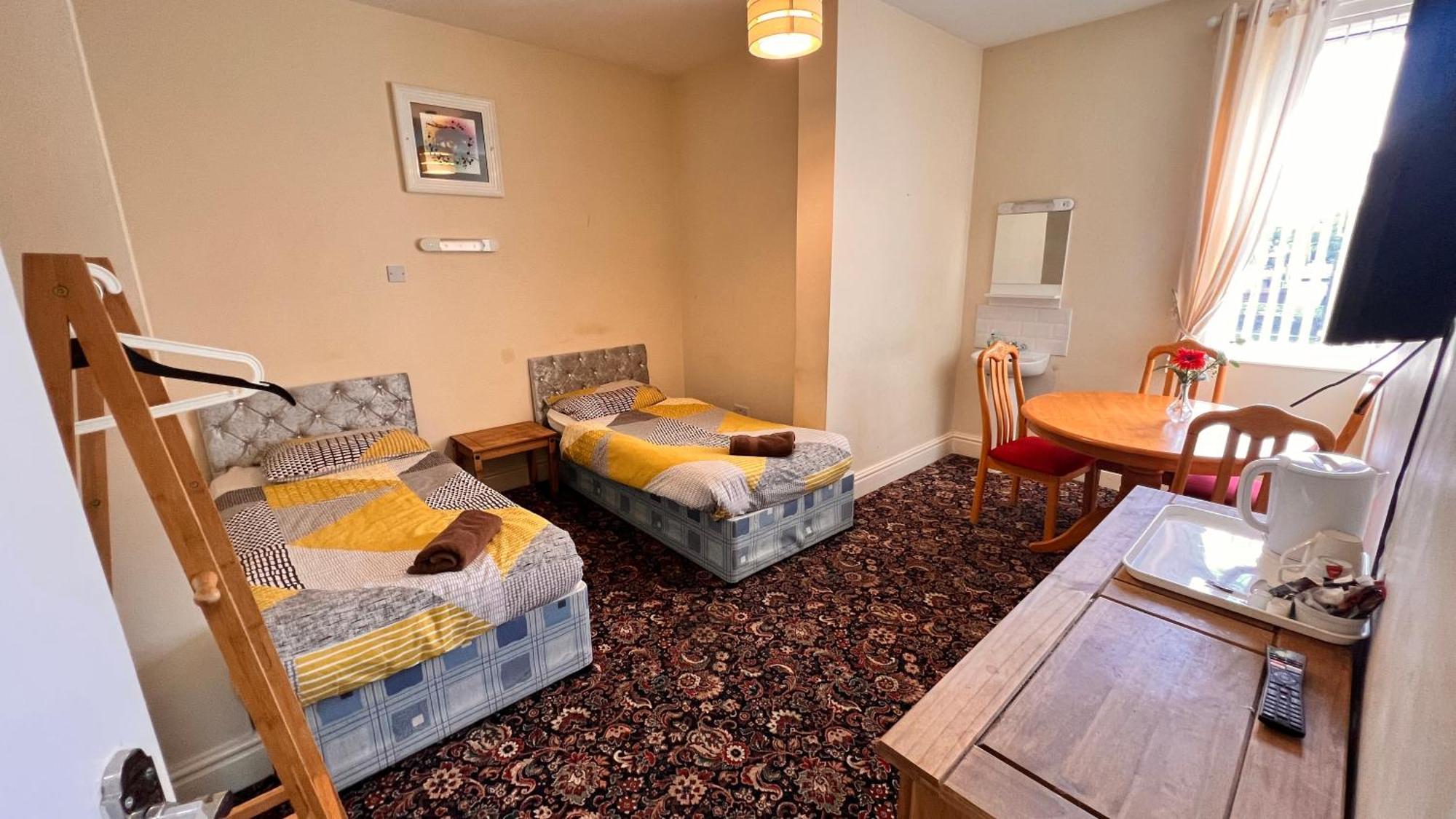 Castle Lodge Guest House 86-88 Sheil Rd L6 3Af Liverpool Dış mekan fotoğraf