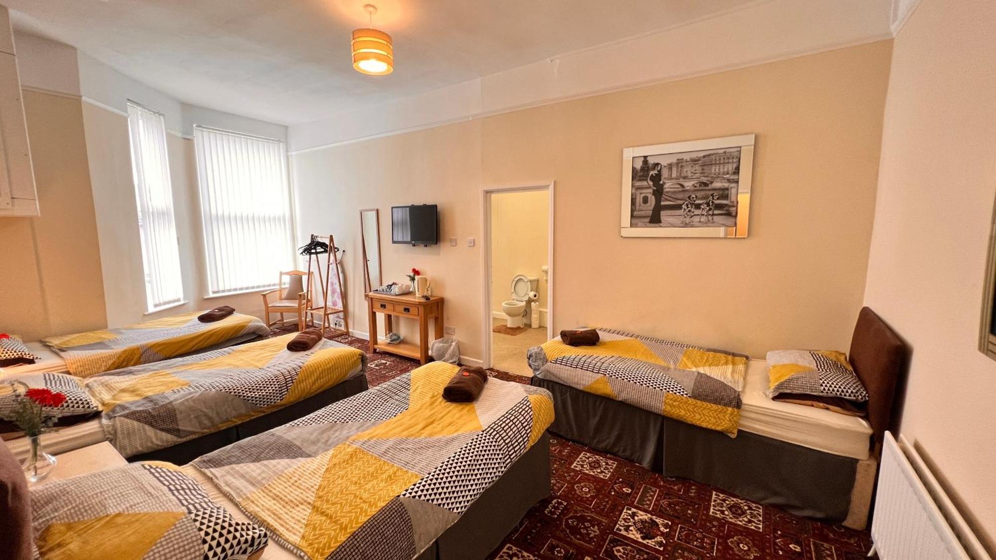 Castle Lodge Guest House 86-88 Sheil Rd L6 3Af Liverpool Dış mekan fotoğraf