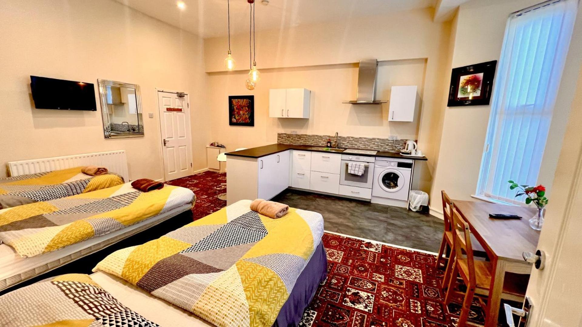 Castle Lodge Guest House 86-88 Sheil Rd L6 3Af Liverpool Dış mekan fotoğraf